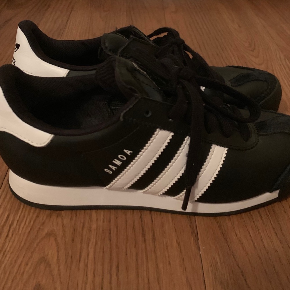 Adidas Sneakers